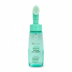 Limpiador facial en espuma de aloe vera IDC Institute 240 ml.