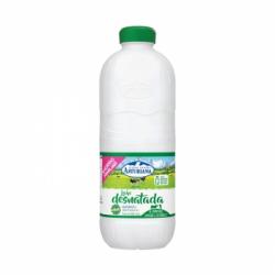 Leche desnatada Central Lechera Asturiana botella 2,2 l.