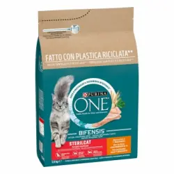 Pienso de pollo y trigo para gatos esterilizados Purina One 2,8 Kg