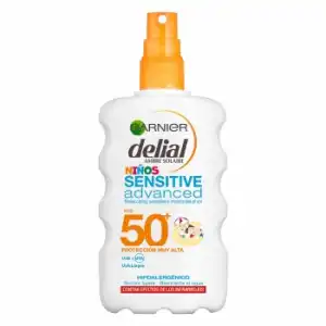 Spray solar para niños sensitive advanced FPS 50+ Delial 200 ml.