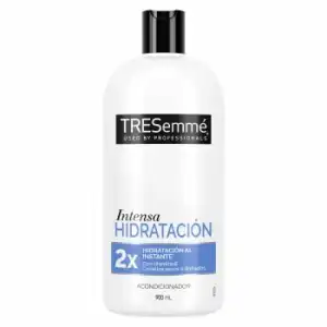 Acondicionador hidratación intensa para cabello seco o dañado Tresemme 900 ml.