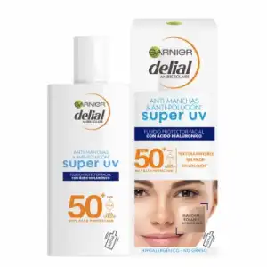 Fluido protector facial con ácido hialurónico SPF50+ Anti-manchas & Anti-polución Super UV Garnier Delial 40 ml.