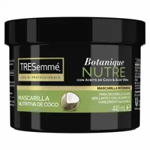 Mascarilla botanique nutre con aceite de coco & aloe vera cabello hidratado y mas fuerte Tresemmé 440 ml.