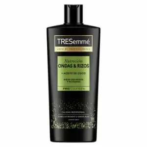 Champú nutrición ondas & rizos con aceite de coco Tresemmé 685 ml.