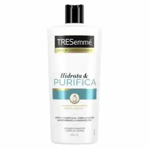 Acondicionador hidrata & purifica con ácido hialurónico & arcilla blanca limpia y purifica el cabello graso e hidrata Tresemmé 685 ml.